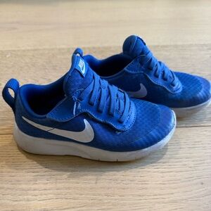 NIKE Kids tanjun EZ Sneakers Size 10.5C